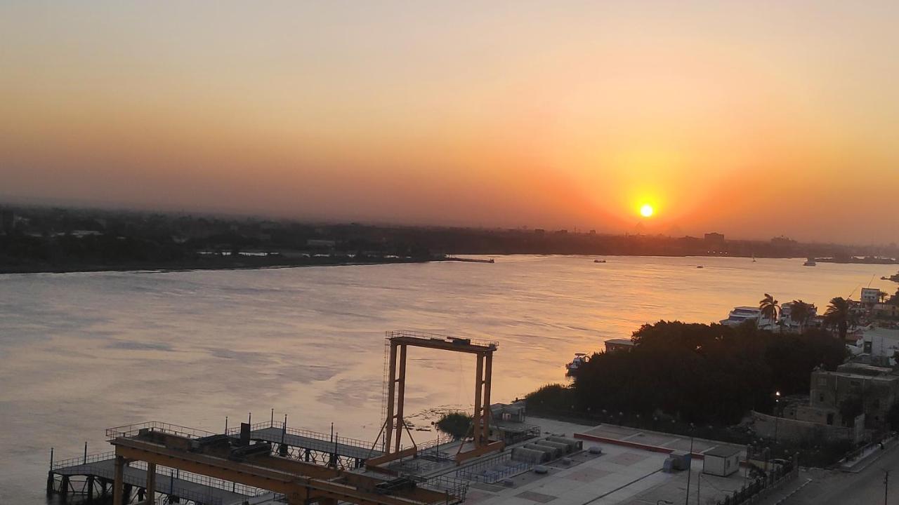 Nile Pyramidal View Apartment Kairó Kültér fotó